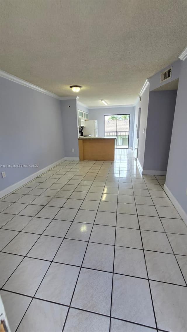 5290 W 21st Ct # 304, Hialeah FL 33016 - Hialeah, FL - Photo 3