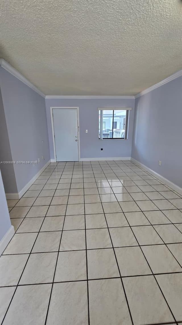 5290 W 21st Ct # 304, Hialeah FL 33016 - Hialeah, FL - Photo 4
