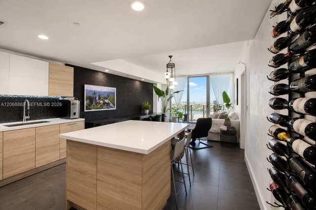 16385 Biscayne Blvd # 1920, North Miami Beach FL 33160 - North Miami Beach, FL - Photo 3