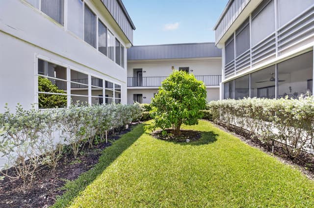 441 PIEDMONT J # 441, Delray Beach FL 33484 - Delray Beach, FL - Photo 2