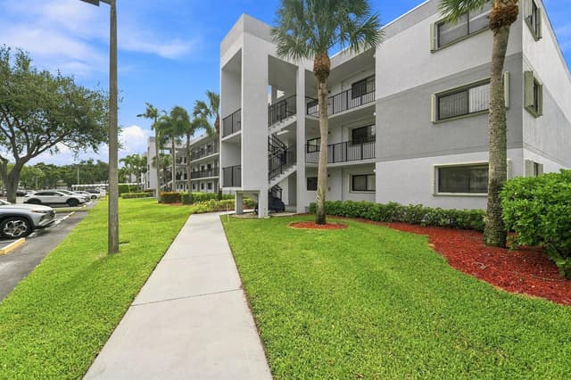 15355 LAKES OF DELRAY Boulevard # 314, Delray Beach FL 33484 - Delray Beach, FL - Photo 3