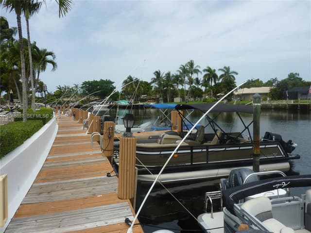 180 Cypress Club Dr # 811, Pompano Beach FL 33060 - Pompano Beach, FL - Photo 2