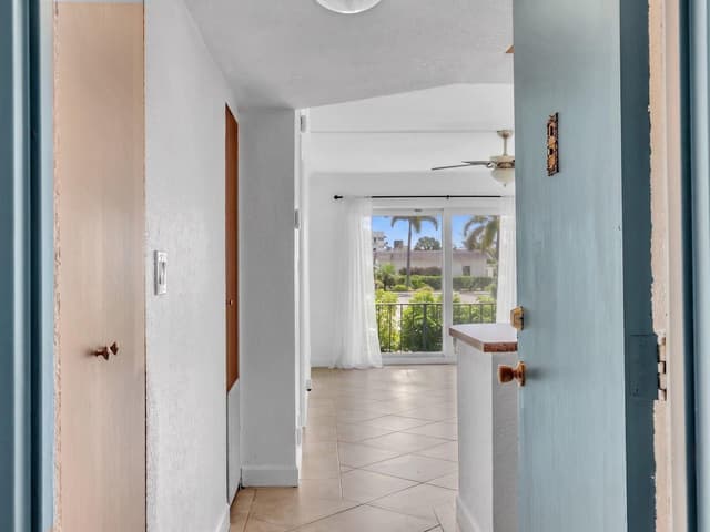 3002 NE 5th Terrace # B, Wilton Manors FL 33334 - Wilton Manors, FL - Photo 2