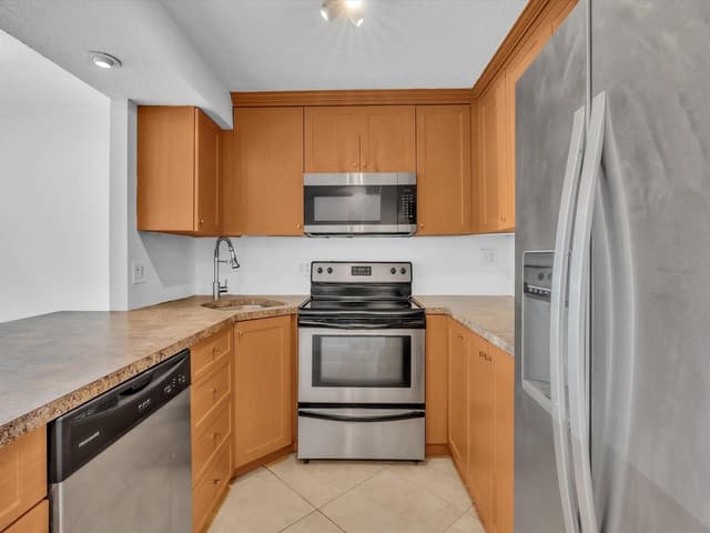 3002 NE 5th Terrace # B, Wilton Manors FL 33334 - Wilton Manors, FL - Photo 4