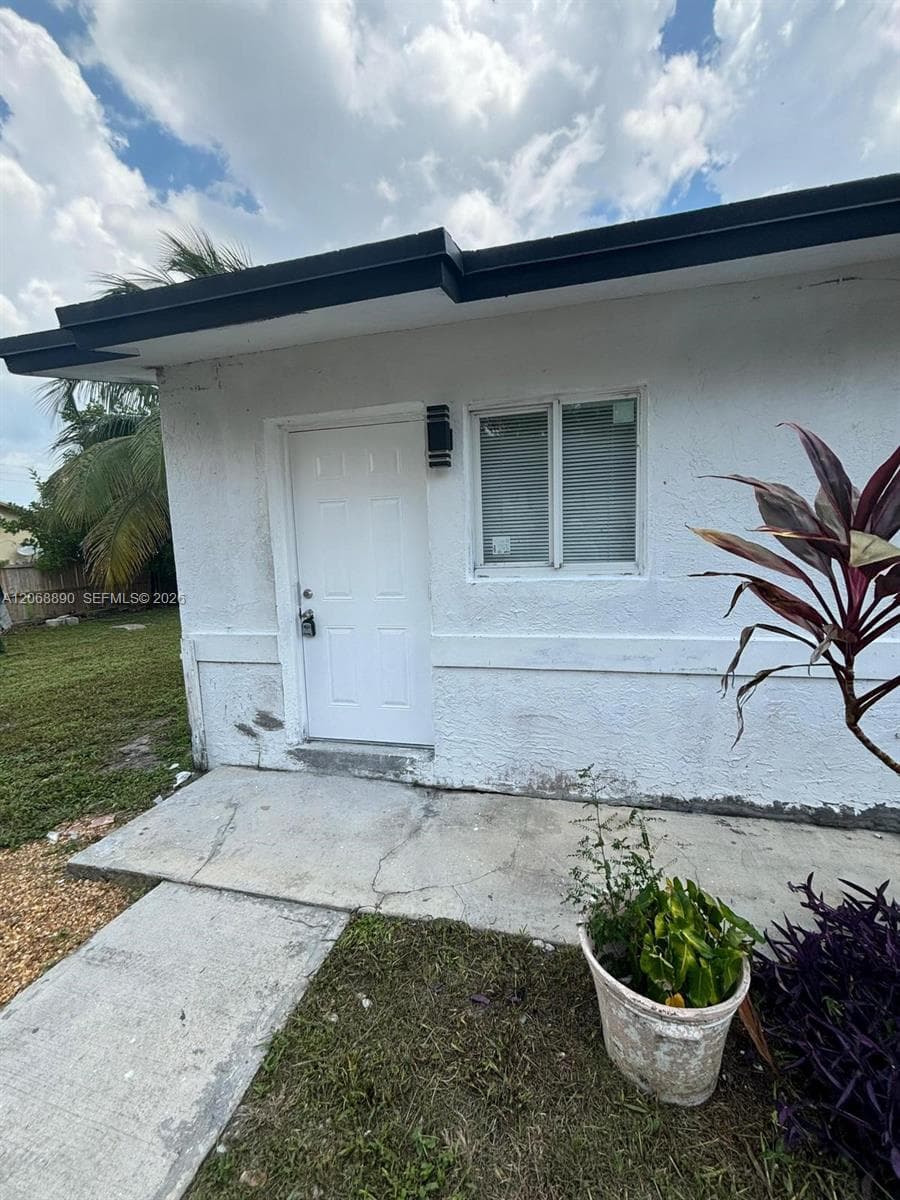 4145 SW 19th St, West Park FL 33023