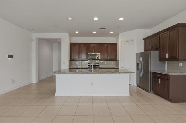11562 SW 13th Lane, Pembroke Pines FL 33025 - Pembroke Pines, FL - Photo 7