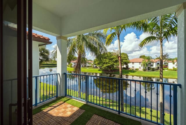 11562 SW 13th Lane, Pembroke Pines FL 33025 - Pembroke Pines, FL - Photo 4