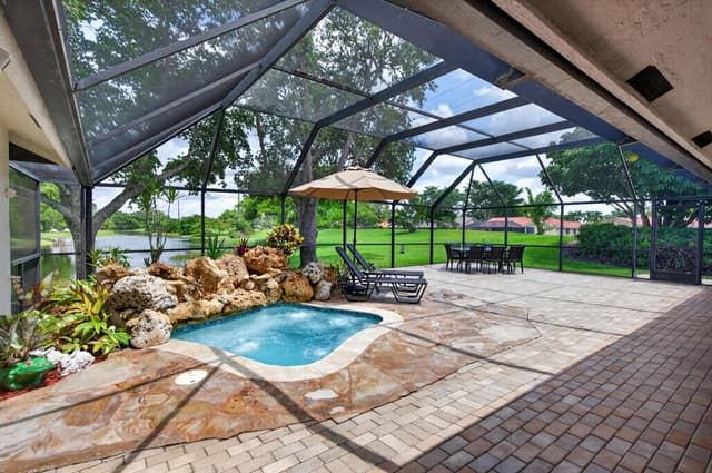 709 Crystal Court, Weston FL 33326 - Weston, FL - Photo 2