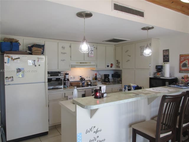 16330 Oak Walk, Miami Lakes FL 33014 - Miami Lakes, FL - Photo 6