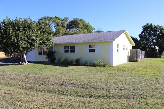 2104 NE 1ST Court, Boynton Beach FL 33435 - Boynton Beach, FL - Photo 2
