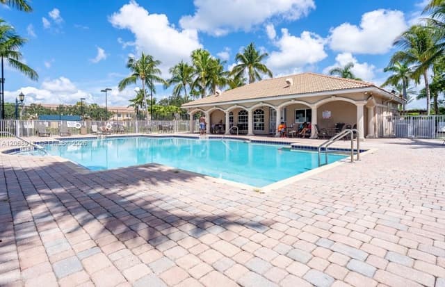 2517 SW 83rd Ter # 105, Miramar FL 33025 - Miramar, FL - Photo 5