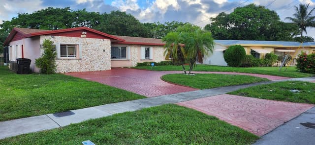 3830 NW 27TH Street, Lauderdale Lakes FL 33311 - Lauderdale Lakes, FL - Photo 2