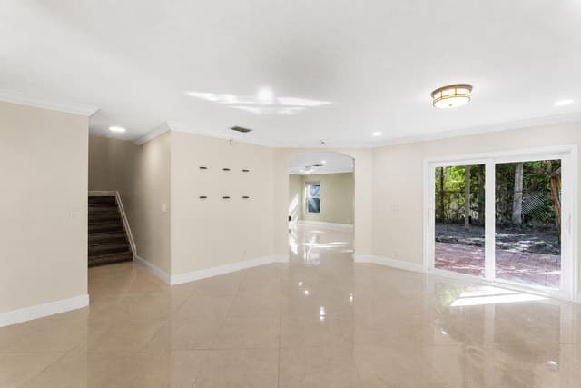 6384 Adriatic Way, West Palm Beach FL 33413 - West Palm Beach, FL - Photo 6