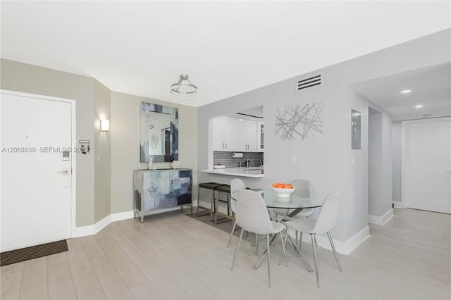 8201 NW 8th St # 204, Miami FL 33126 - Miami, FL - Photo 7
