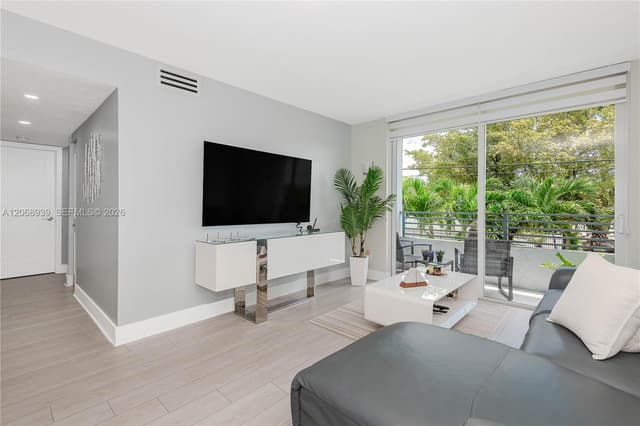 8201 NW 8th St # 204, Miami FL 33126 - Miami, FL - Photo 3