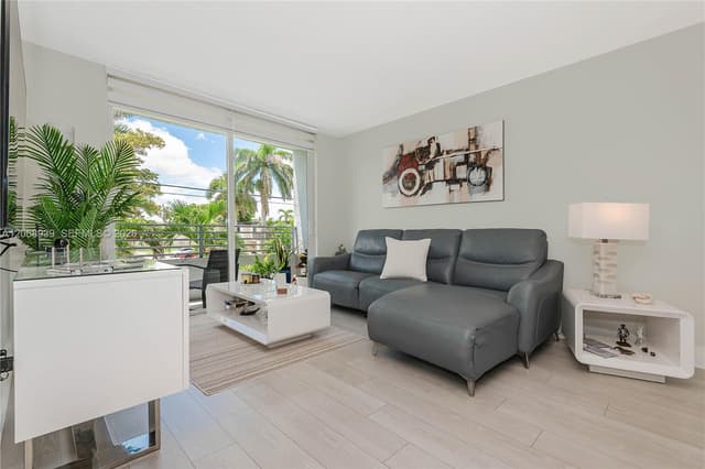 8201 NW 8th St # 204, Miami FL 33126 - Miami, FL - Photo 4