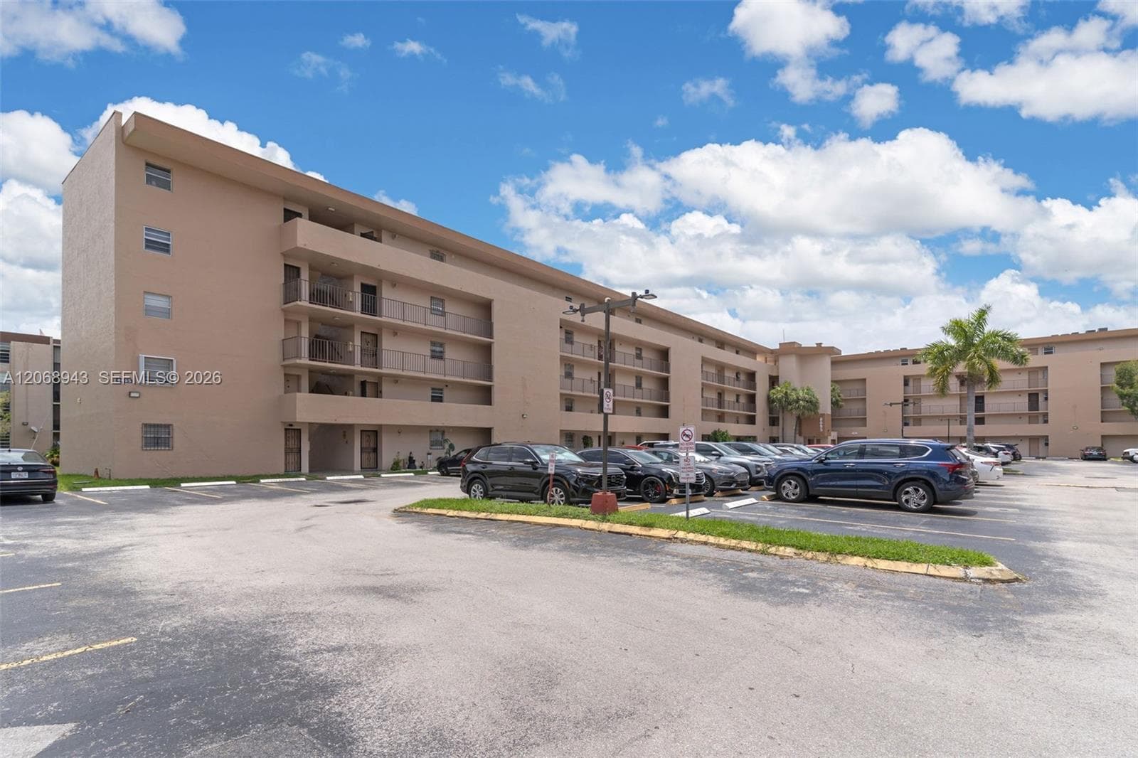 8895 Fontainebleau Blvd # 207, Miami FL 33172 - Miami, FL - Photo 1