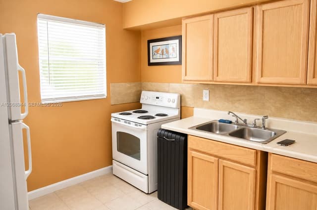 119 NW 3rd St, Hallandale Beach FL 33009 - Hallandale Beach, FL - Photo 5