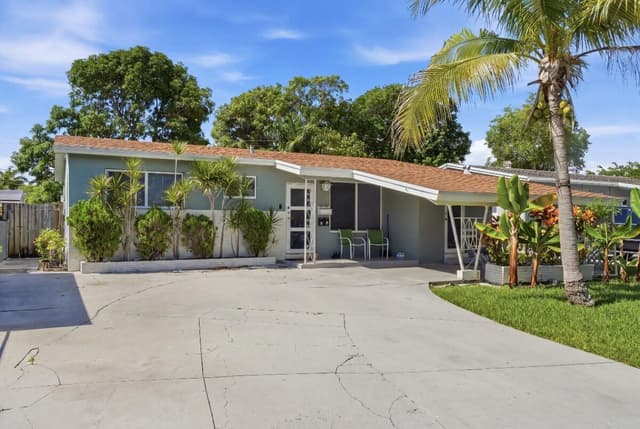 309 SW 7TH Court, Hallandale Beach FL 33009 - Hallandale Beach, FL - Photo 2