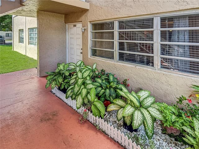 10168 Twin Lakes Dr # A, Coral Springs FL 33071 - Coral Springs, FL - Photo 2