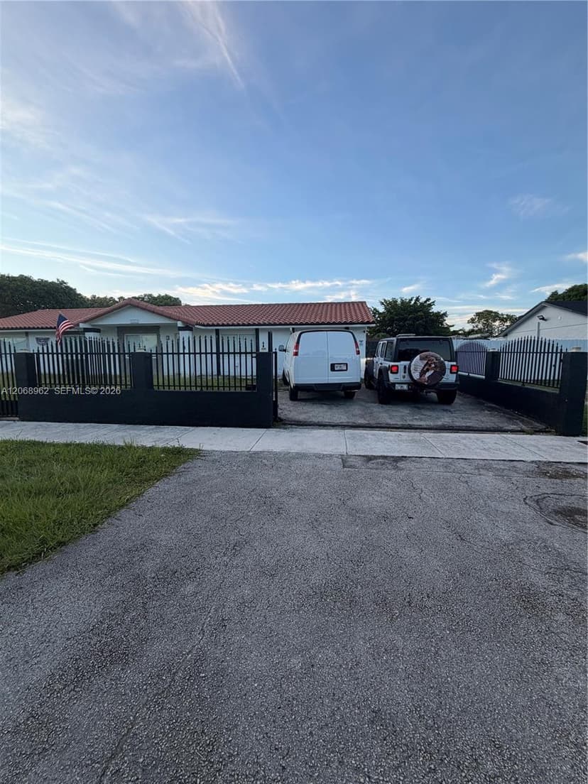 15171 SW 70th St, Miami FL 33193