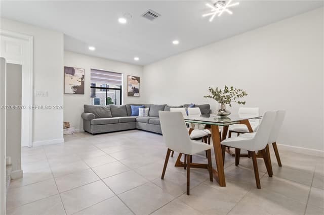 11410 W 34th Way, Hialeah FL 33018 - Hialeah, FL - Photo 4