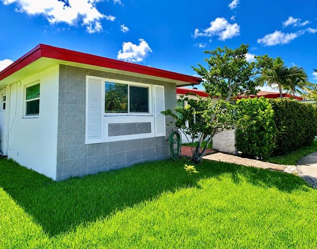 20120 Highland Lakes Boulevard, Miami FL 33179 - Miami, FL - Photo 3