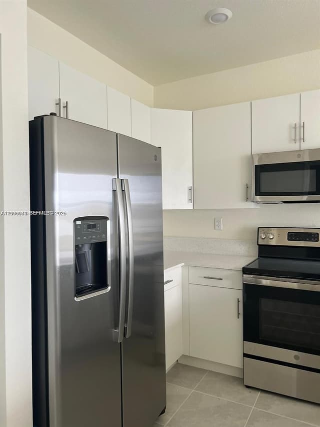 3382 W 114th Ter, Hialeah FL 33018 - Hialeah, FL - Photo 6