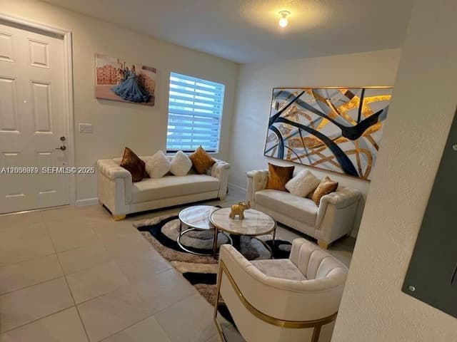 3382 W 114th Ter, Hialeah FL 33018 - Hialeah, FL - Photo 7