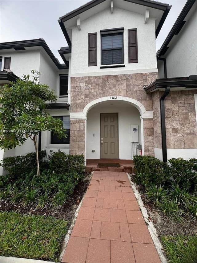 3382 W 114th Ter, Hialeah FL 33018 - Hialeah, FL - Photo 3
