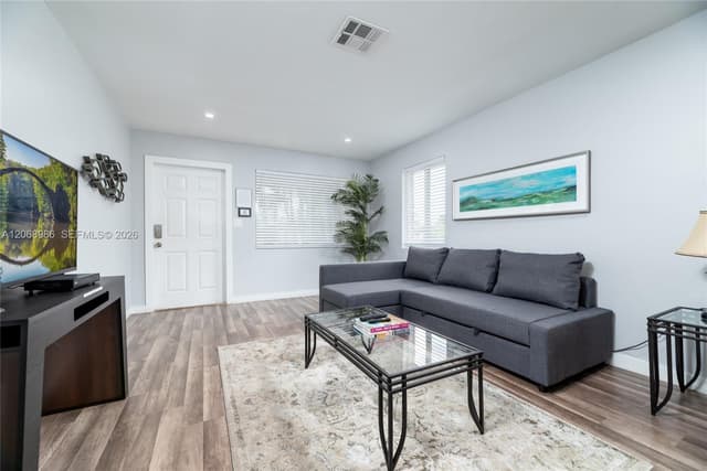 1352 Holly Heights Dr, Fort Lauderdale FL 33304 - Fort Lauderdale, FL - Photo 4