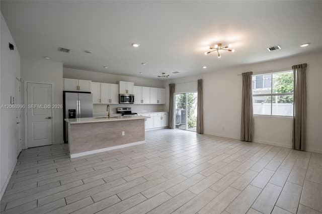 833 SE 19th St, Homestead FL 33034 - Homestead, FL - Photo 2