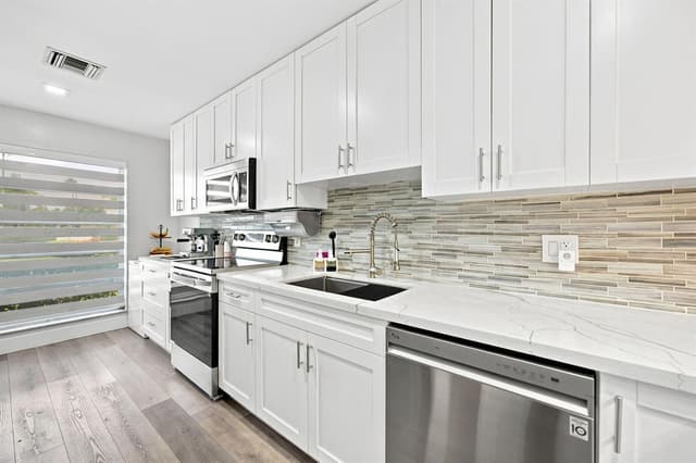 2400 Malayan Drive # D, Delray Beach FL 33445 - Delray Beach, FL - Photo 2