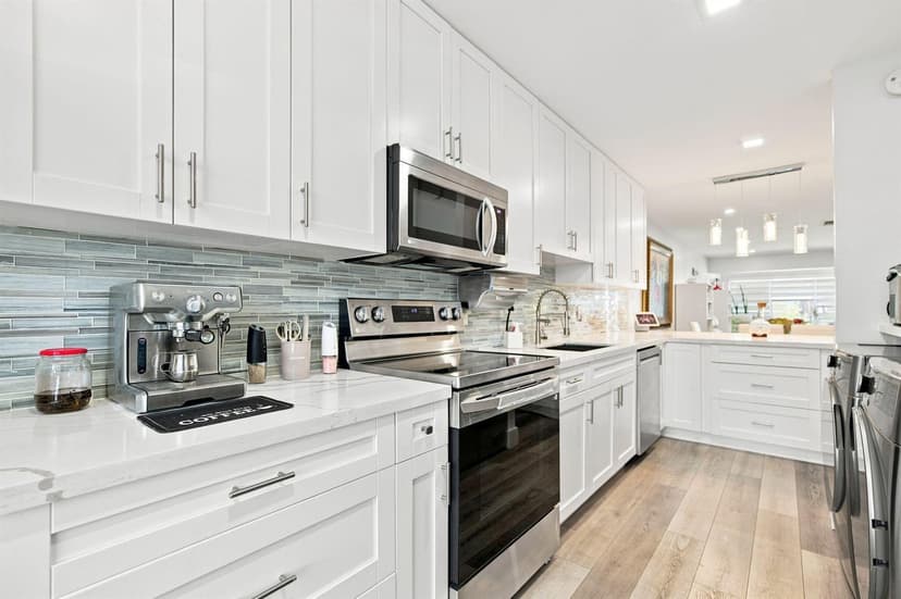2400 Malayan Drive # D, Delray Beach FL 33445