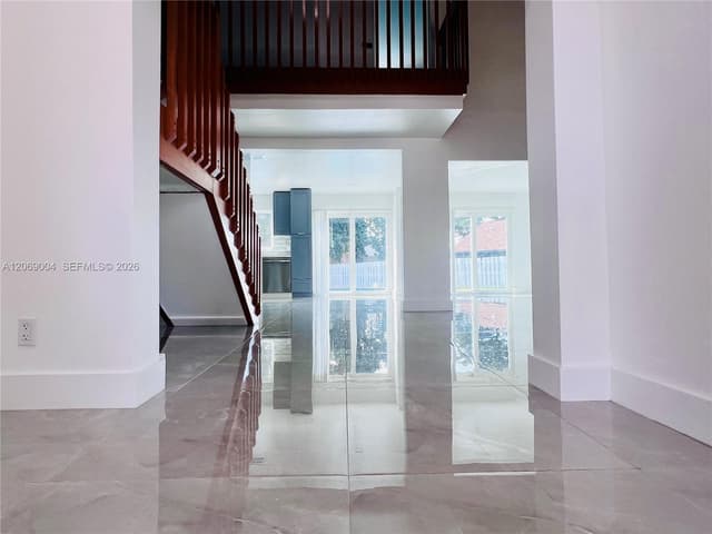 750 SW 98th Ave, Pembroke Pines FL 33025 - Pembroke Pines, FL - Photo 2