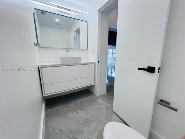 750 SW 98th Ave, Pembroke Pines FL 33025 - Pembroke Pines, FL - Photo 3