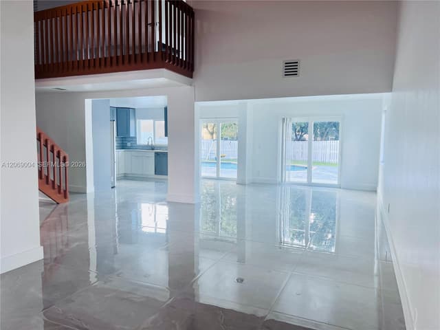 750 SW 98th Ave, Pembroke Pines FL 33025 - Pembroke Pines, FL - Photo 5