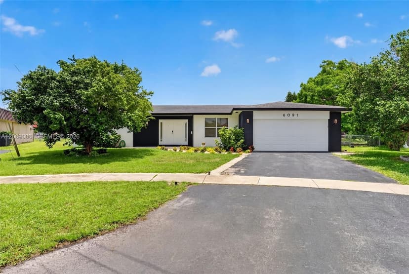 6091 SW 14th St, Plantation FL 33317