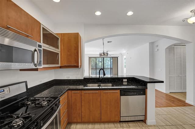 2925 NW 126th Ave # 320, Sunrise FL 33323 - Sunrise, FL - Photo 3