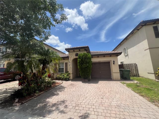 2410 NE 4th St, Homestead FL 33033 - Homestead, FL - Photo 2