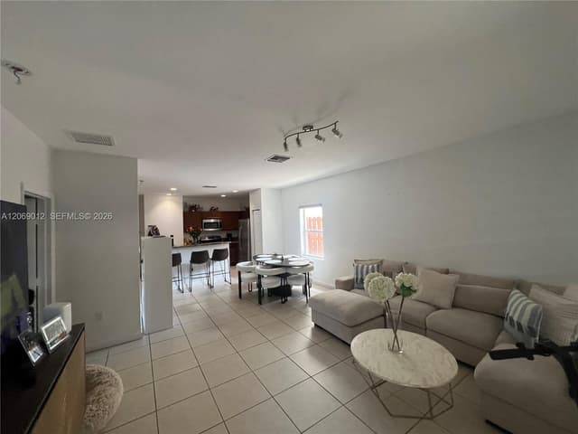 2410 NE 4th St, Homestead FL 33033 - Homestead, FL - Photo 4