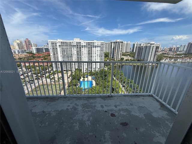 2801 NE 183rd St # 1914W, Aventura FL 33160 - Aventura, FL - Photo 2