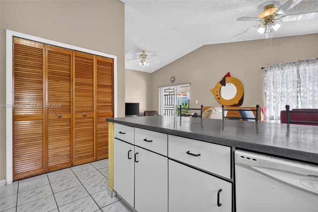 6983 W 24th Ln, Hialeah FL 33016 - Hialeah, FL - Photo 7