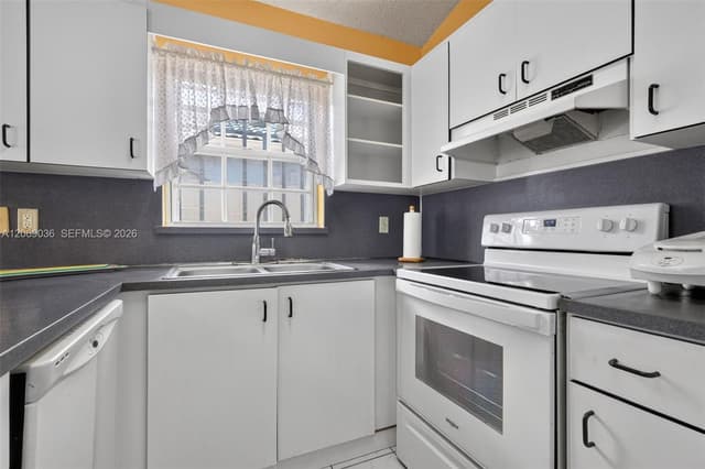 6983 W 24th Ln, Hialeah FL 33016 - Hialeah, FL - Photo 5