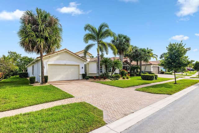 9362 Isles Cay Drive, Delray Beach FL 33446 - Delray Beach, FL - Photo 2