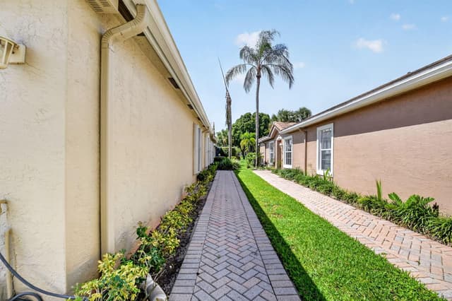 8410 Cargill Point Point, West Palm Beach FL 33411 - West Palm Beach, FL - Photo 4