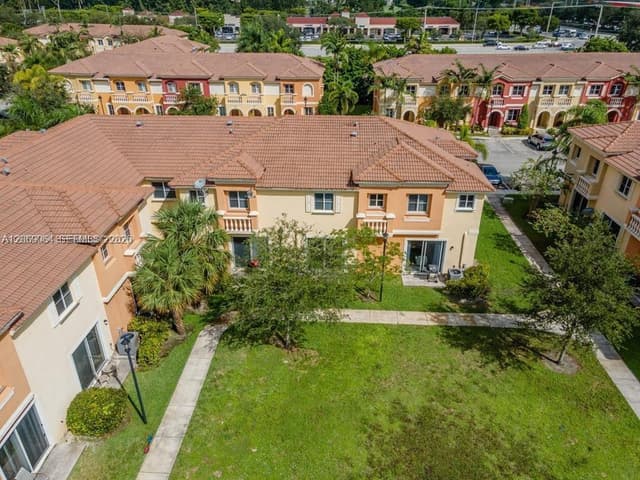 8922 SW 18th St, Miramar FL 33025 - Miramar, FL - Photo 2