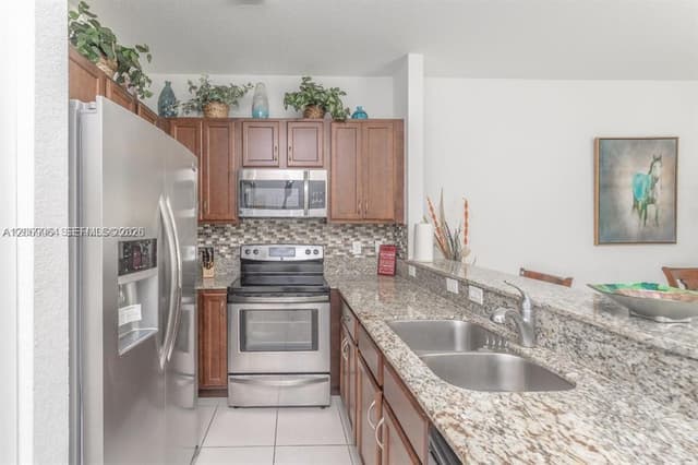 8922 SW 18th St, Miramar FL 33025 - Miramar, FL - Photo 7