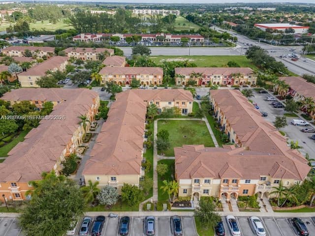 8922 SW 18th St, Miramar FL 33025 - Miramar, FL - Photo 3