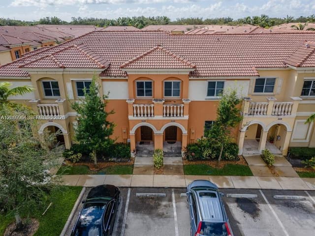 8922 SW 18th St, Miramar FL 33025 - Miramar, FL - Photo 4